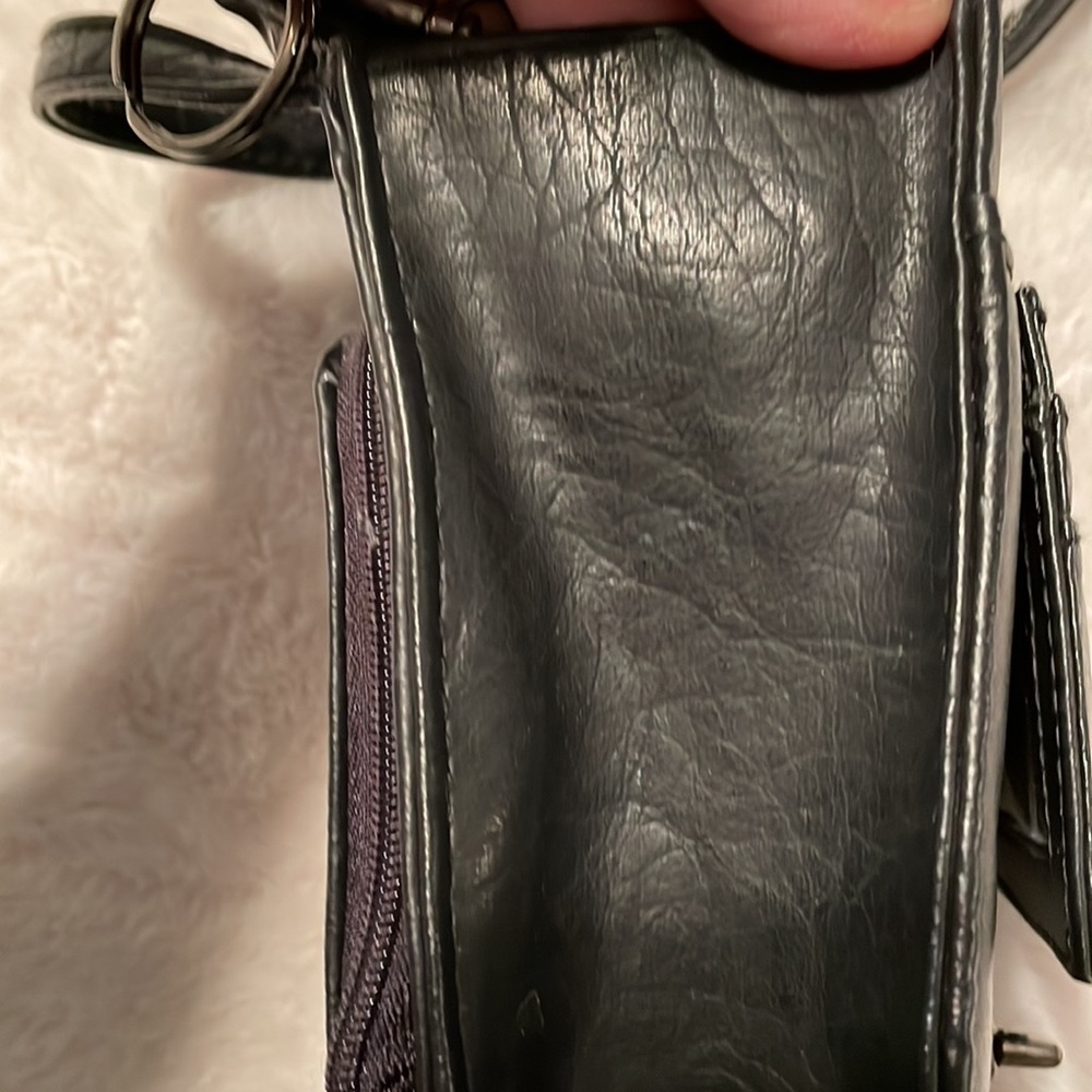 Black vegan leather cross body bag - Picture 14 of 16